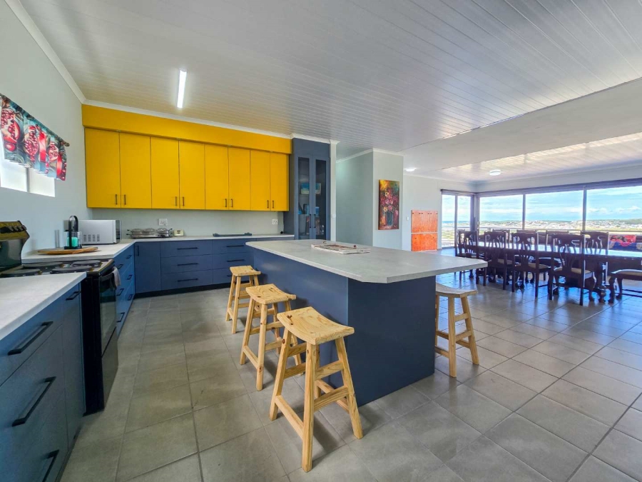 5 Bedroom Property for Sale in Stilbaai Oos Western Cape